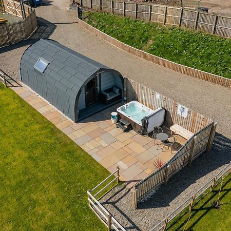 Galston  Thistle Pod Farm Stay With Hottub Sleeps 2 מראה חיצוני תמונה