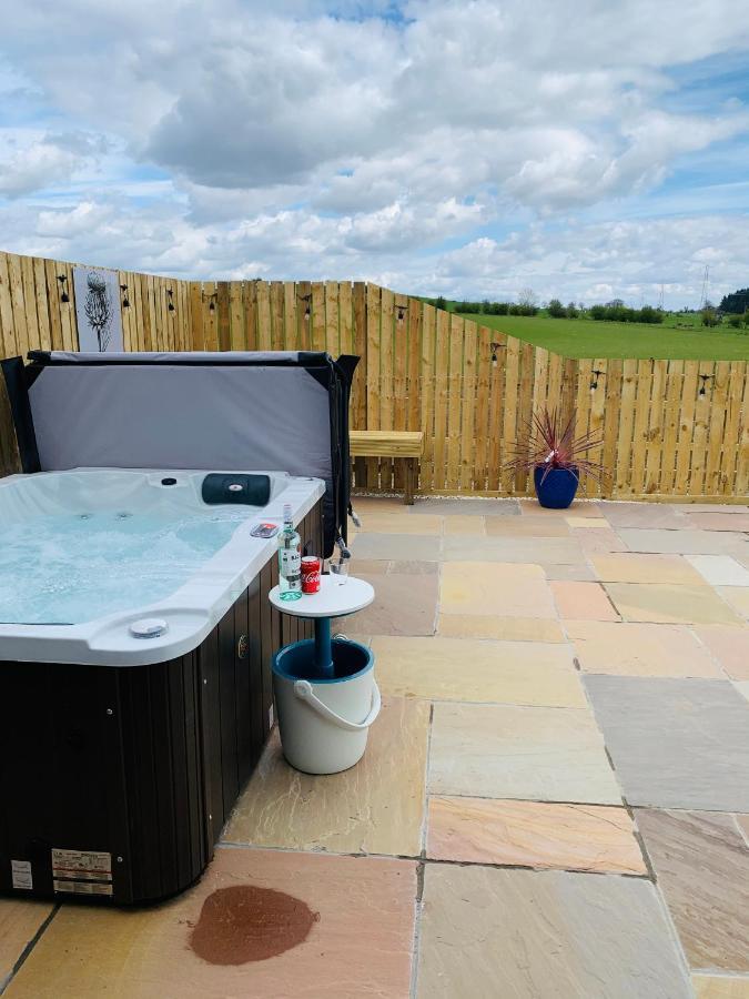 Galston  Thistle Pod Farm Stay With Hottub Sleeps 2 מראה חיצוני תמונה